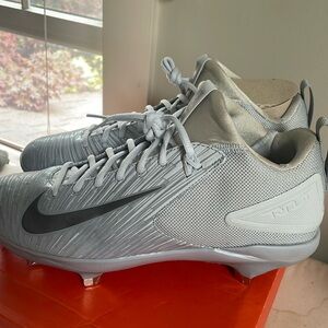 Men’s Nike Trout metal baseball cleats.
